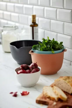 Rosti Margrethe Schüssel Pebble Black, 0,5 L -Pfannen - Töpfe Store rosti margrethe bowl 05l pebble white 3