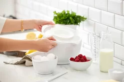 Rosti Margrethe Schüssel Mit Mixerdeckel 3 L -Pfannen - Töpfe Store rosti margrethe bowl with vispock 30l white 3